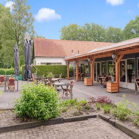 Beautiful Chalet In The Woods With A Shared Pool Vledder المظهر الخارجي الصورة